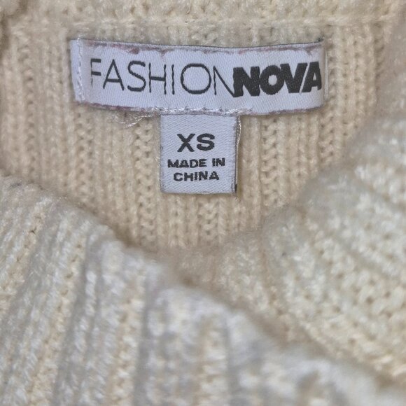FASHION NOVA cropped oversized sweater, turtleneck. braided front, white, Small - Picture 12 of 12